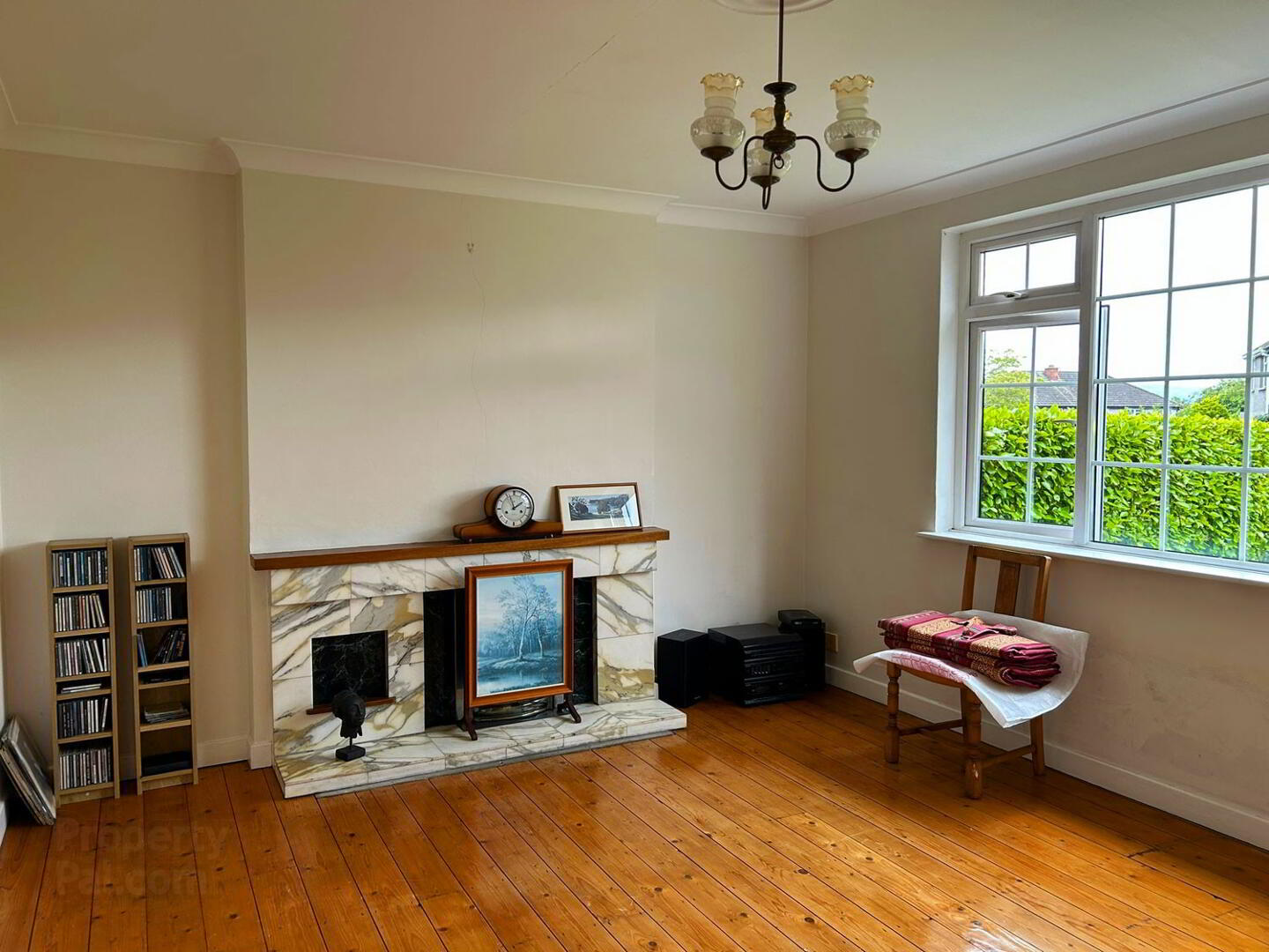 105 Muirhevna 4 of 19