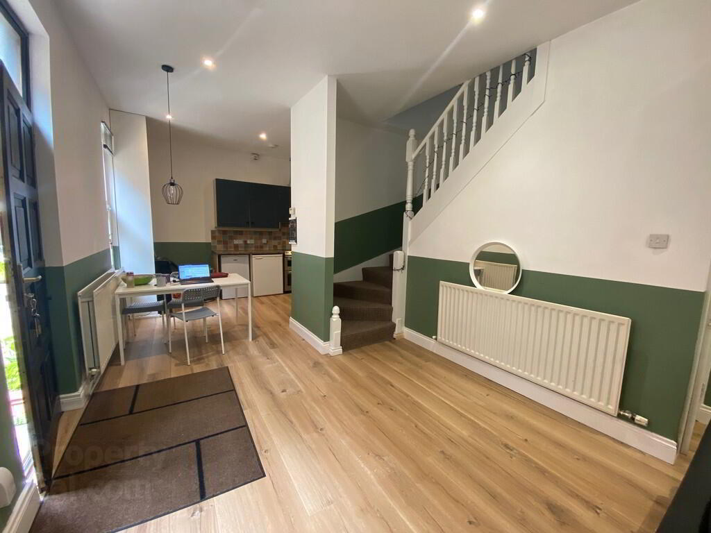 14d Lisburn Road 6 of 12