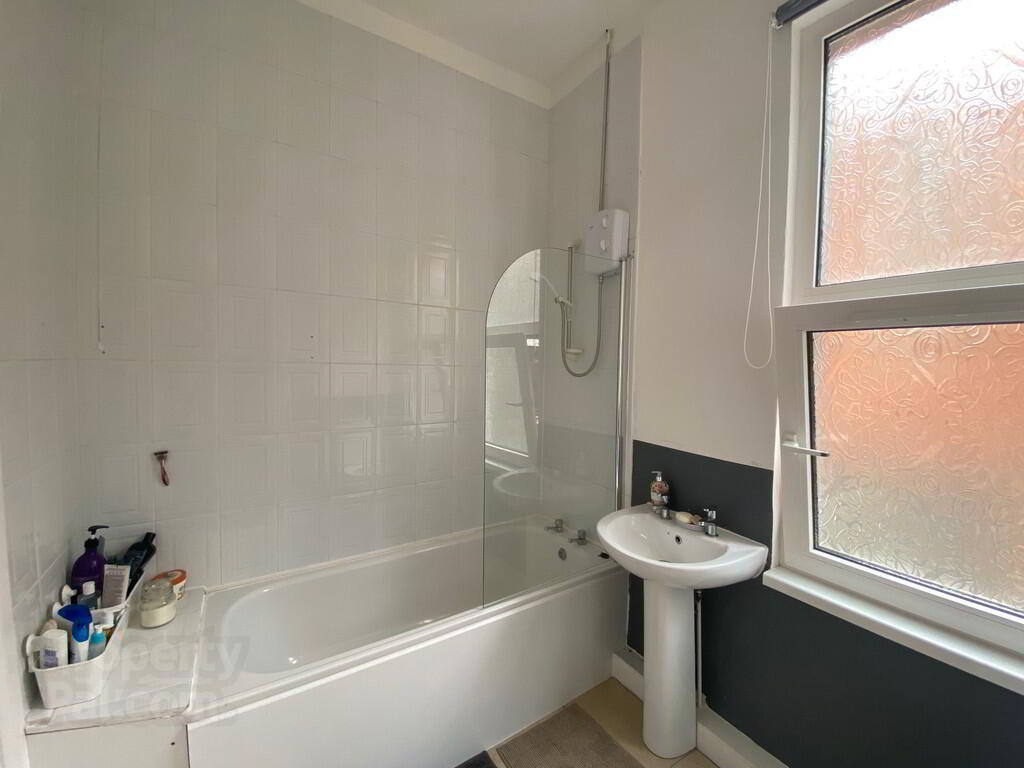 14d Lisburn Road 8 of 12