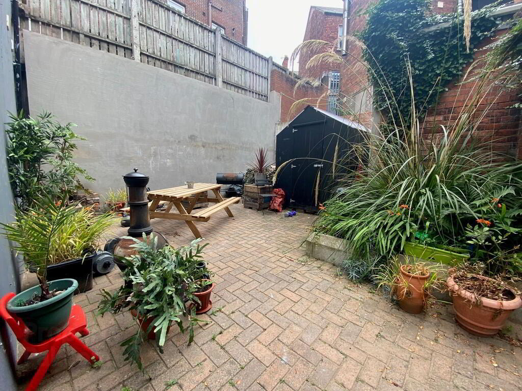 14d Lisburn Road 11 of 12