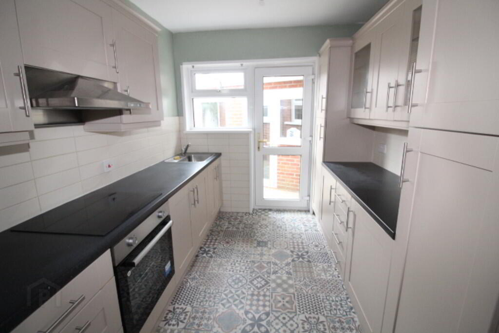 16 Archvale Gardens 4 of 20