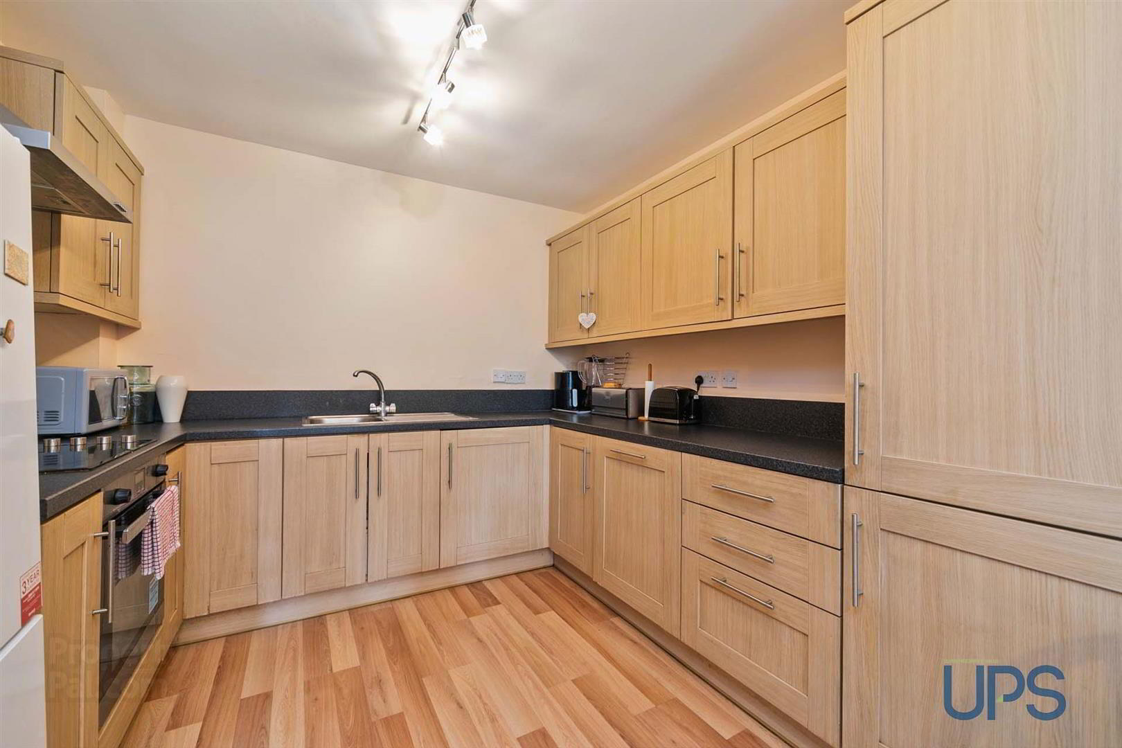 Apt1, 1d Fruithill Pk 9 of 23
