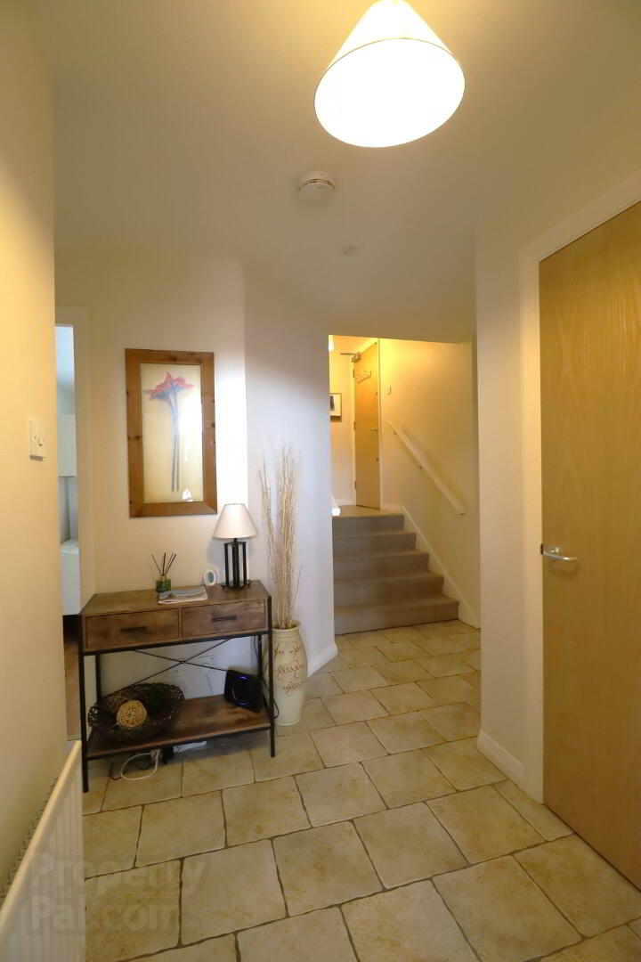 D10 Waterfoot, Main Street 4 of 23