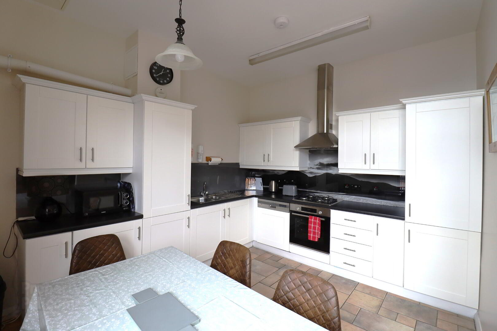 D10 Waterfoot, Main Street 10 of 23