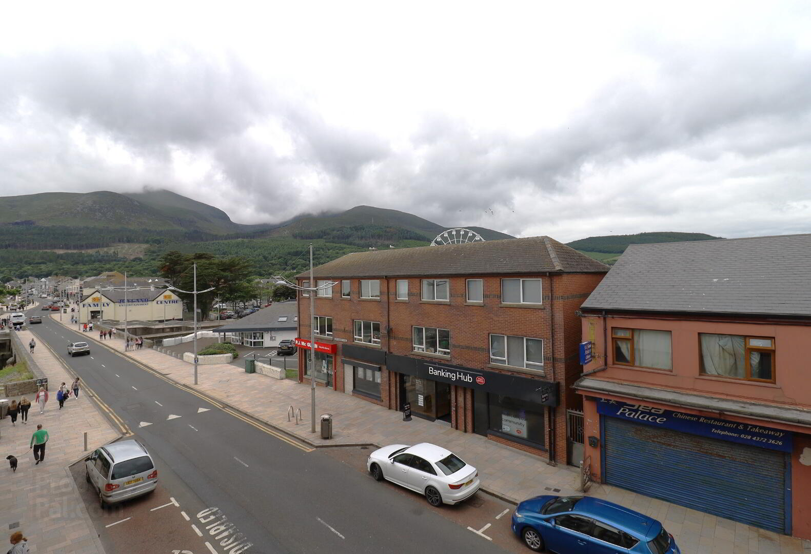 D10 Waterfoot, Main Street 15 of 23