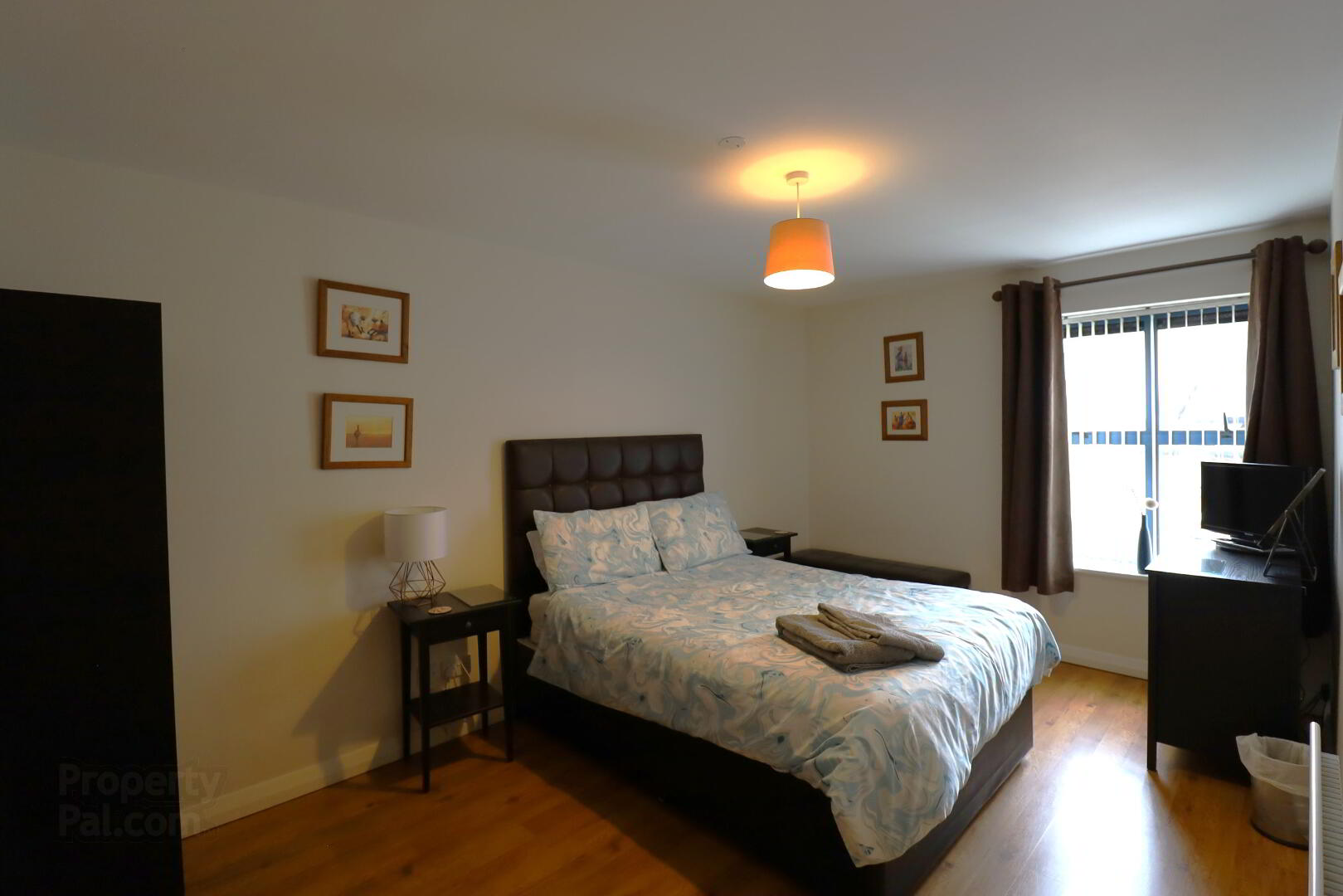 D10 Waterfoot, Main Street 16 of 23