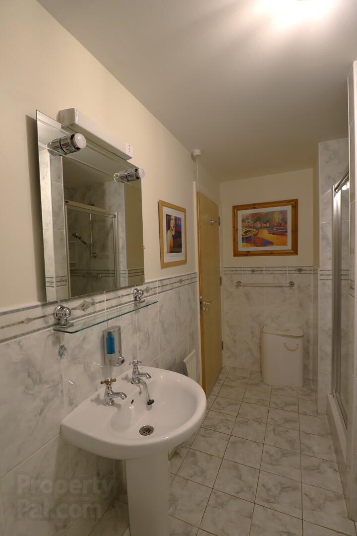 D10 Waterfoot, Main Street 20 of 23