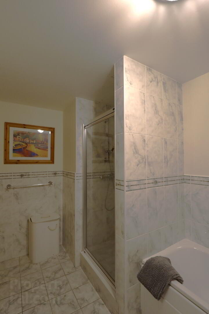 D10 Waterfoot, Main Street 21 of 23
