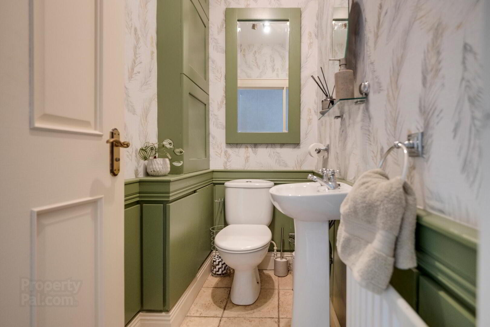 8 Sersons Road 13 of 24