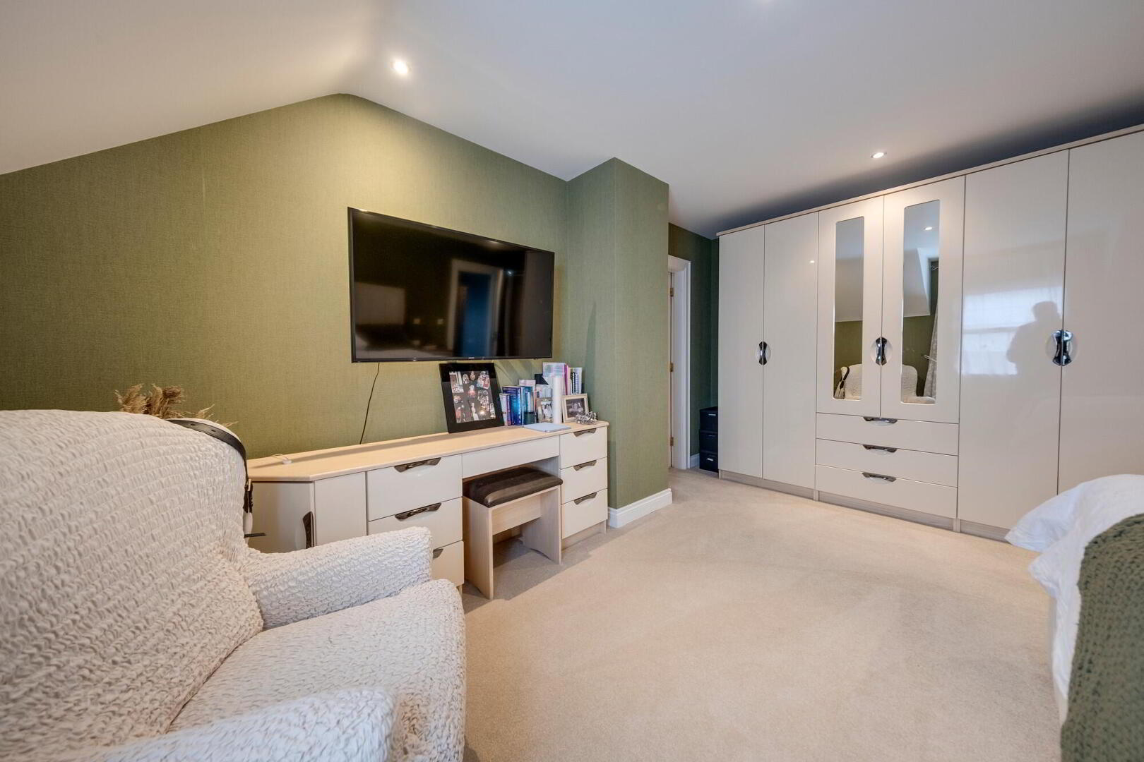 8 Sersons Road 15 of 24
