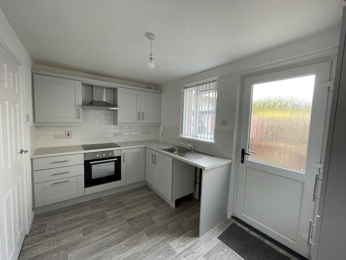 18a Rossmore Green 5 of 8