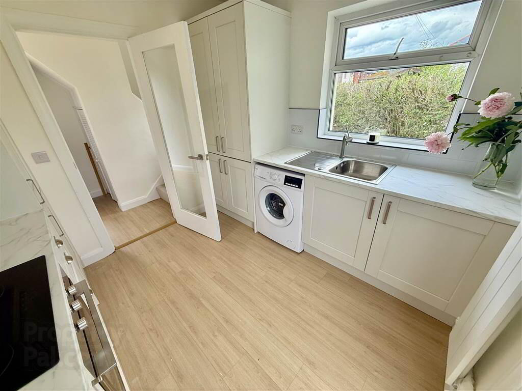 2 Chesham Drive 7 of 23