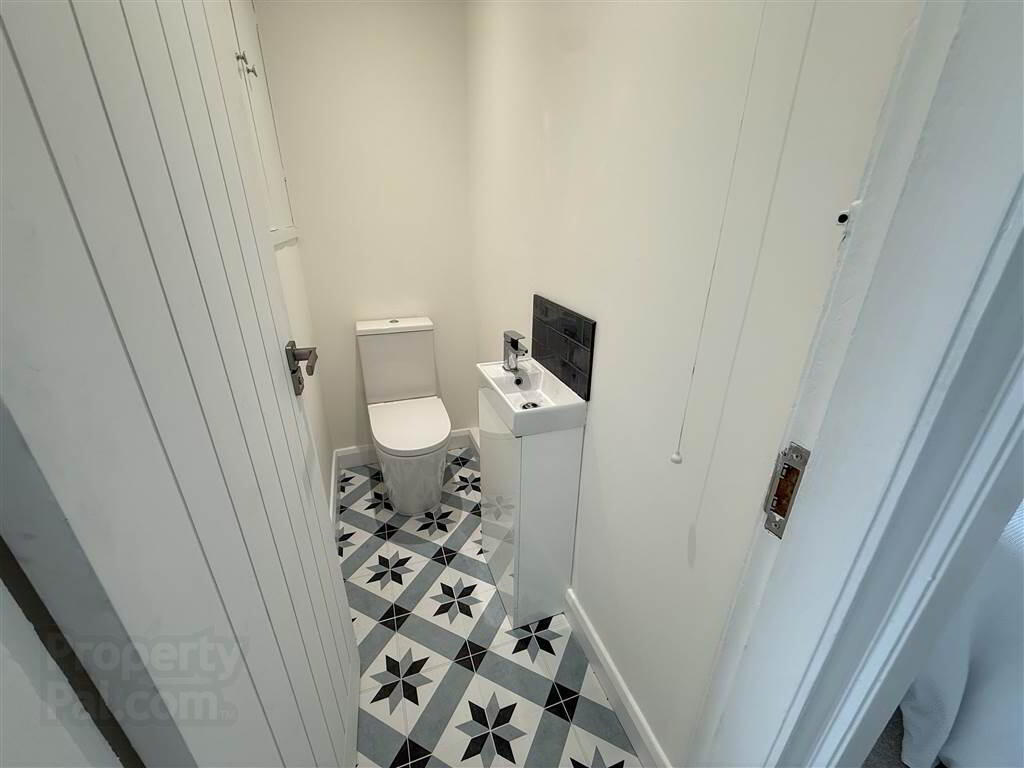 2 Chesham Drive 18 of 23