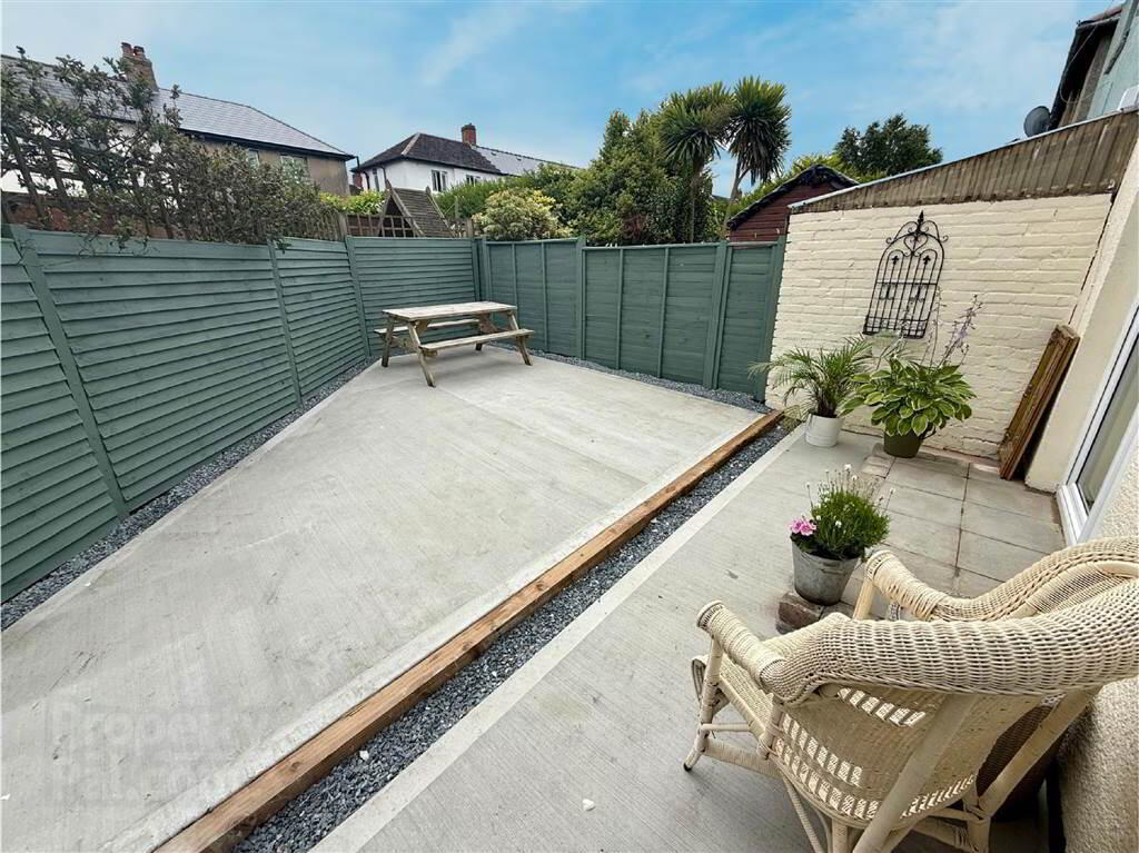 2 Chesham Drive 21 of 23