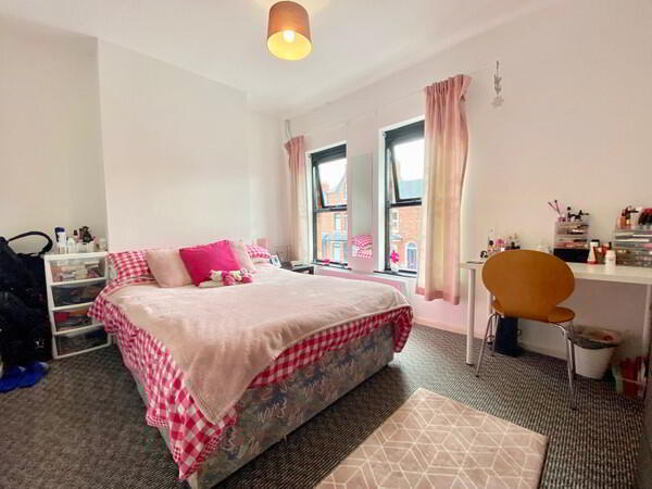 33 St Albans Gardens 6 of 10