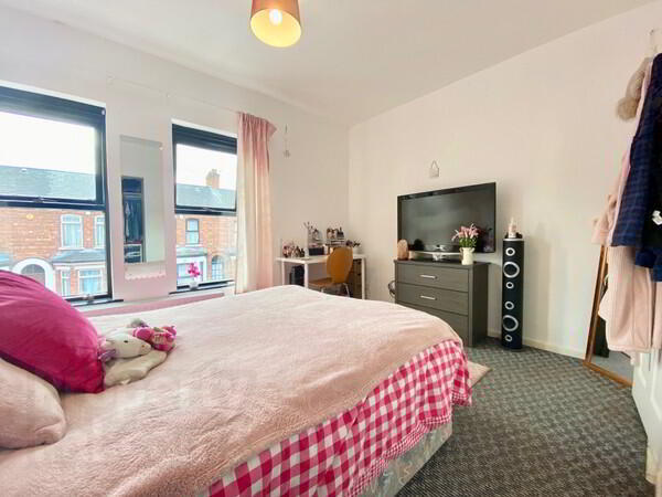 33 St Albans Gardens 7 of 10