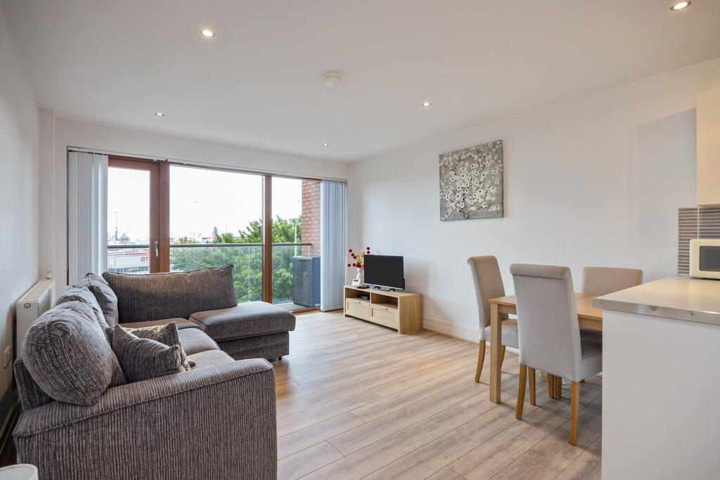 96 James Clow Building, 15 Princes Dock Street 4 of 22