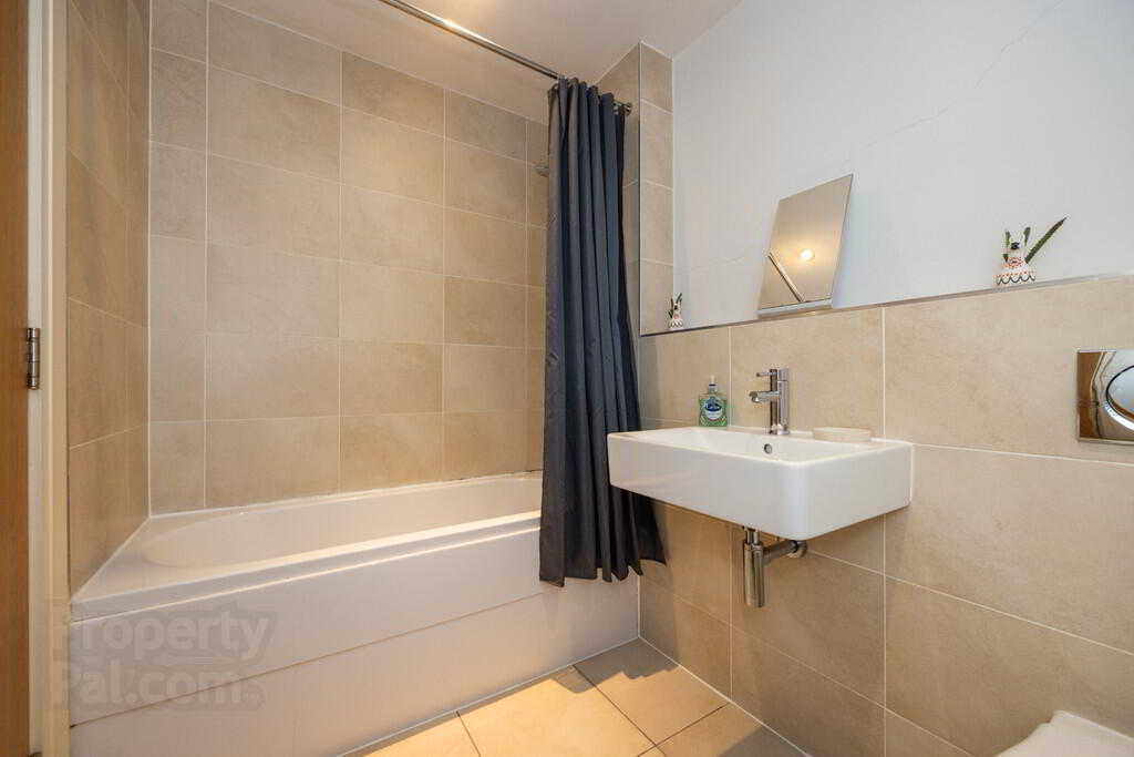 96 James Clow Building, 15 Princes Dock Street 18 of 22