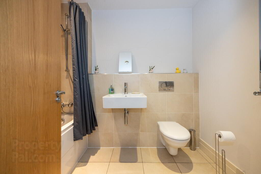 96 James Clow Building, 15 Princes Dock Street 19 of 22
