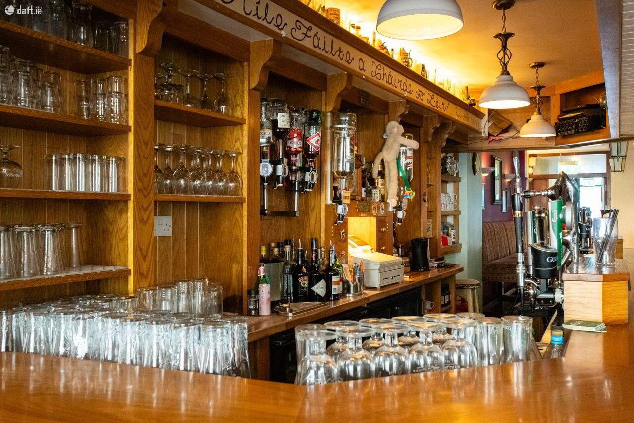 O'Brien's Bar, 3 South Square 10 of 30