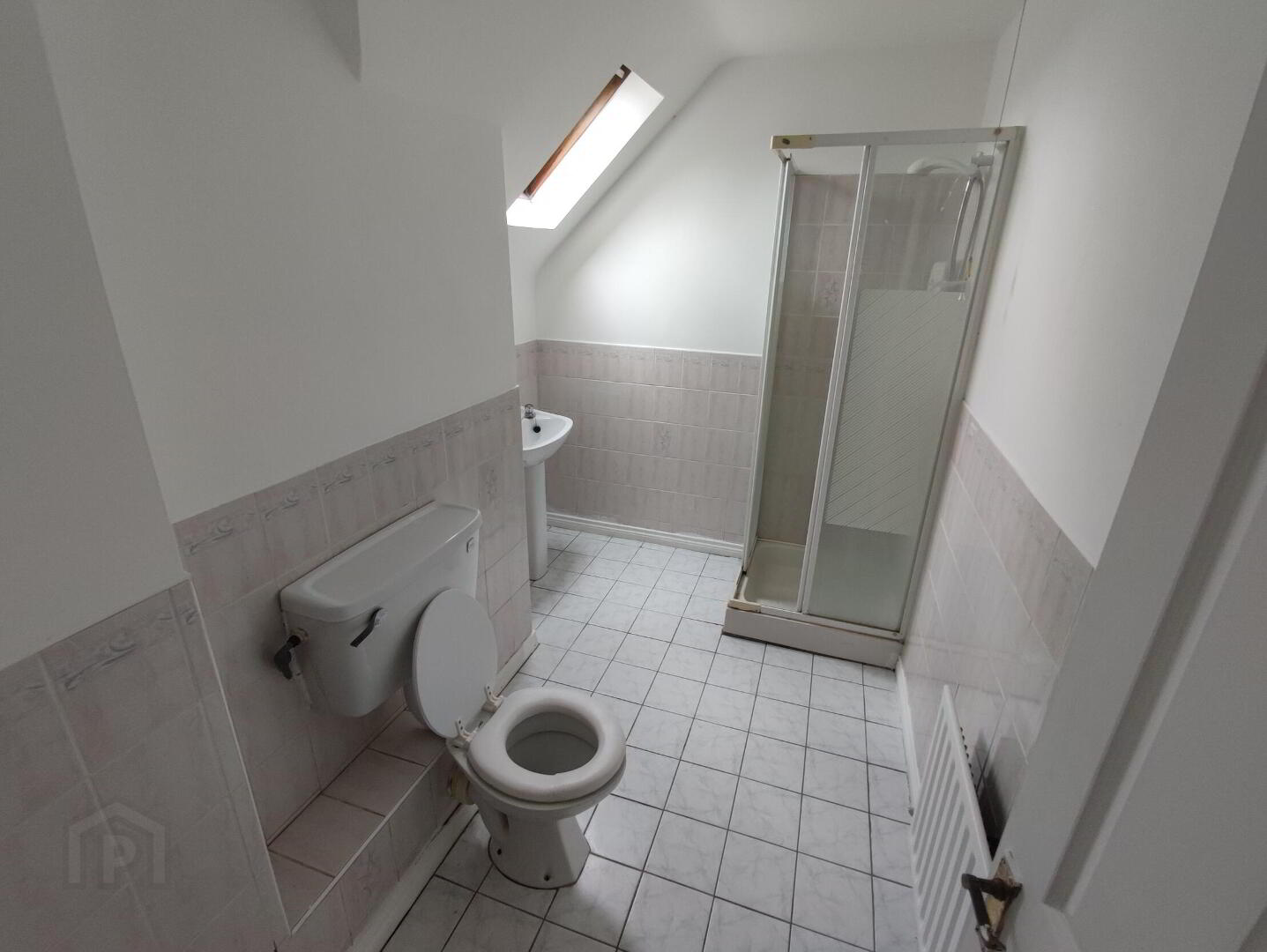 Apartment 3 Fortwell Court 6 of 6