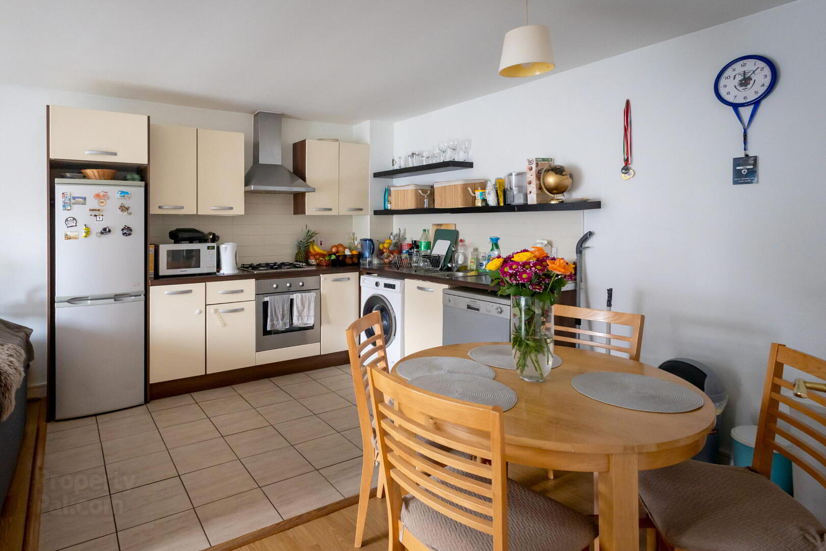 96 Mayeston Court 10 of 17