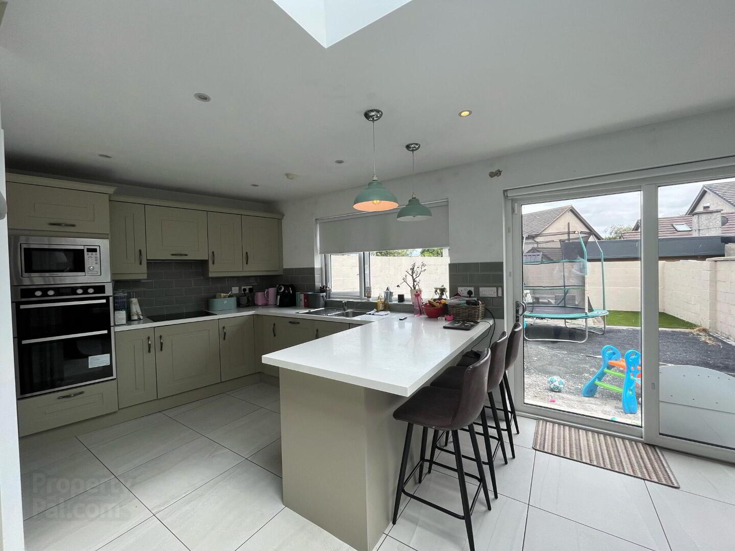 Hillview Heights 5 of 23