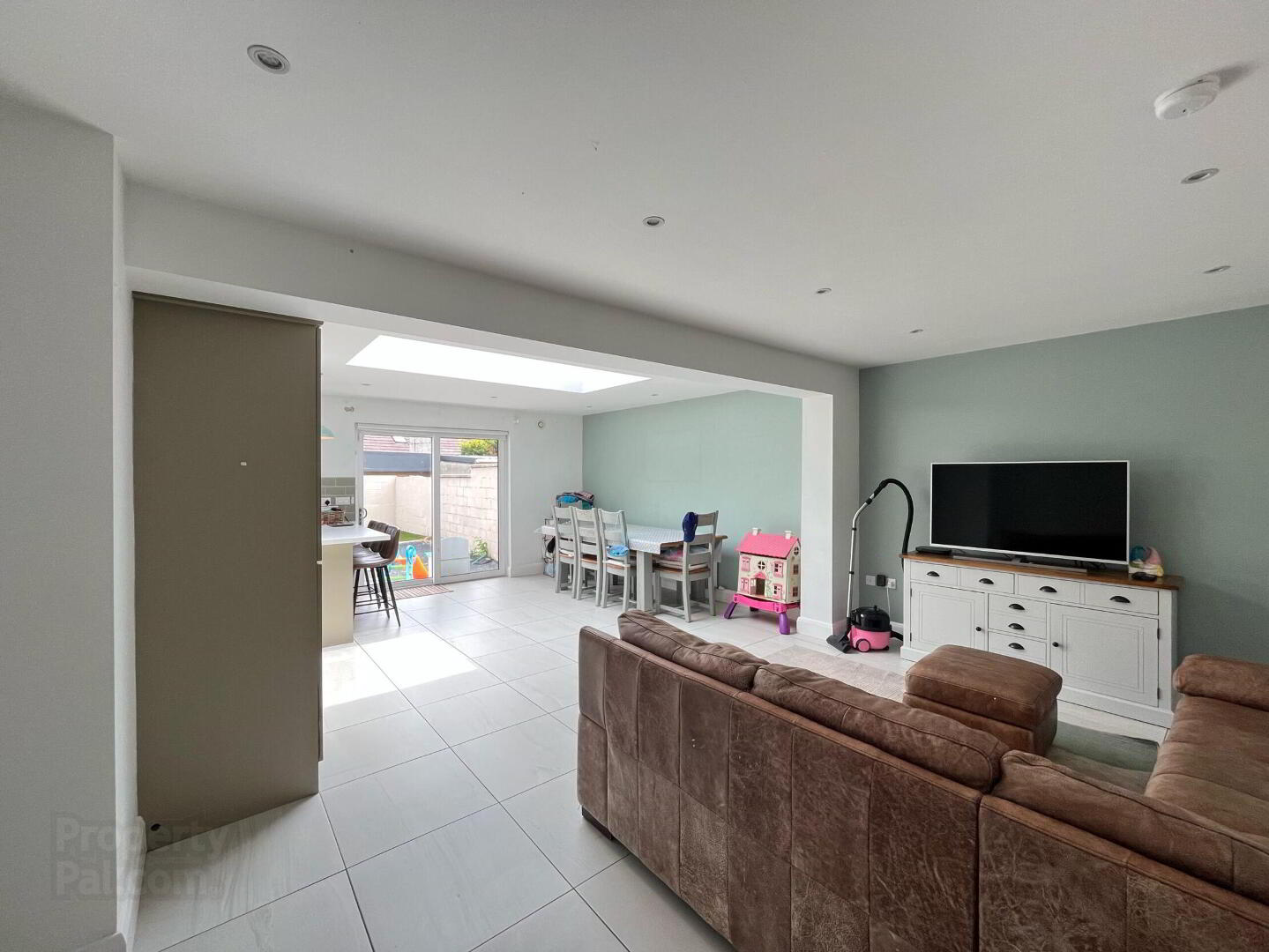 Hillview Heights 6 of 23