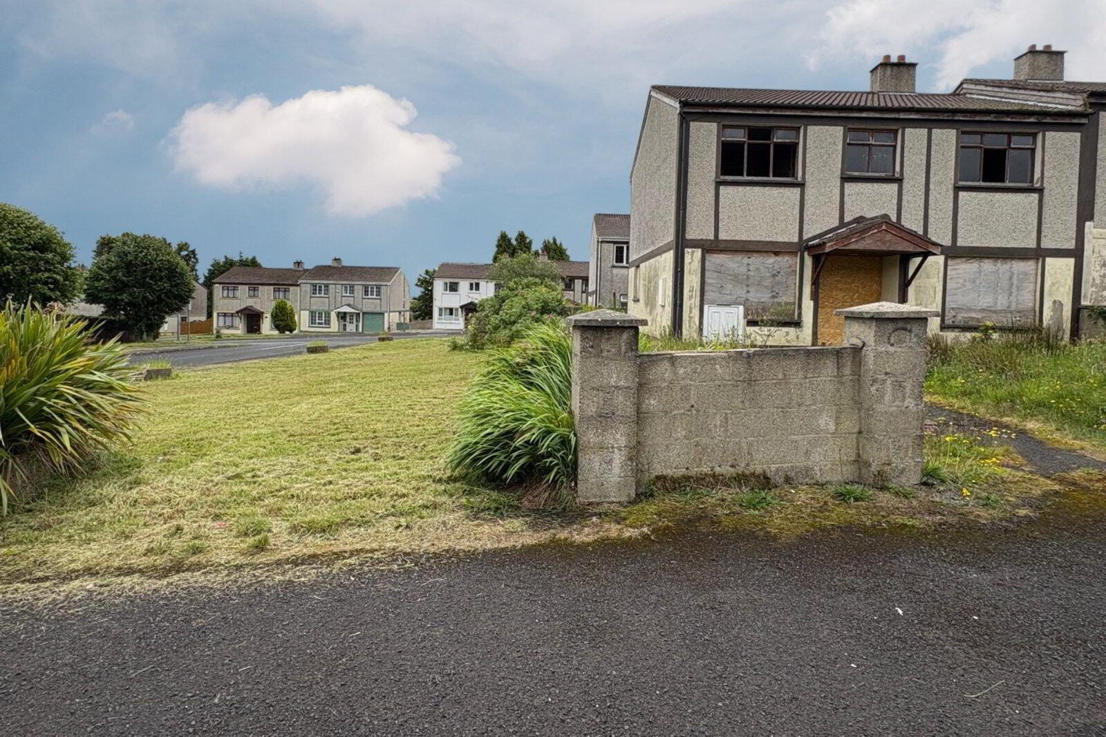 99 Meadowbank Park 3 of 12