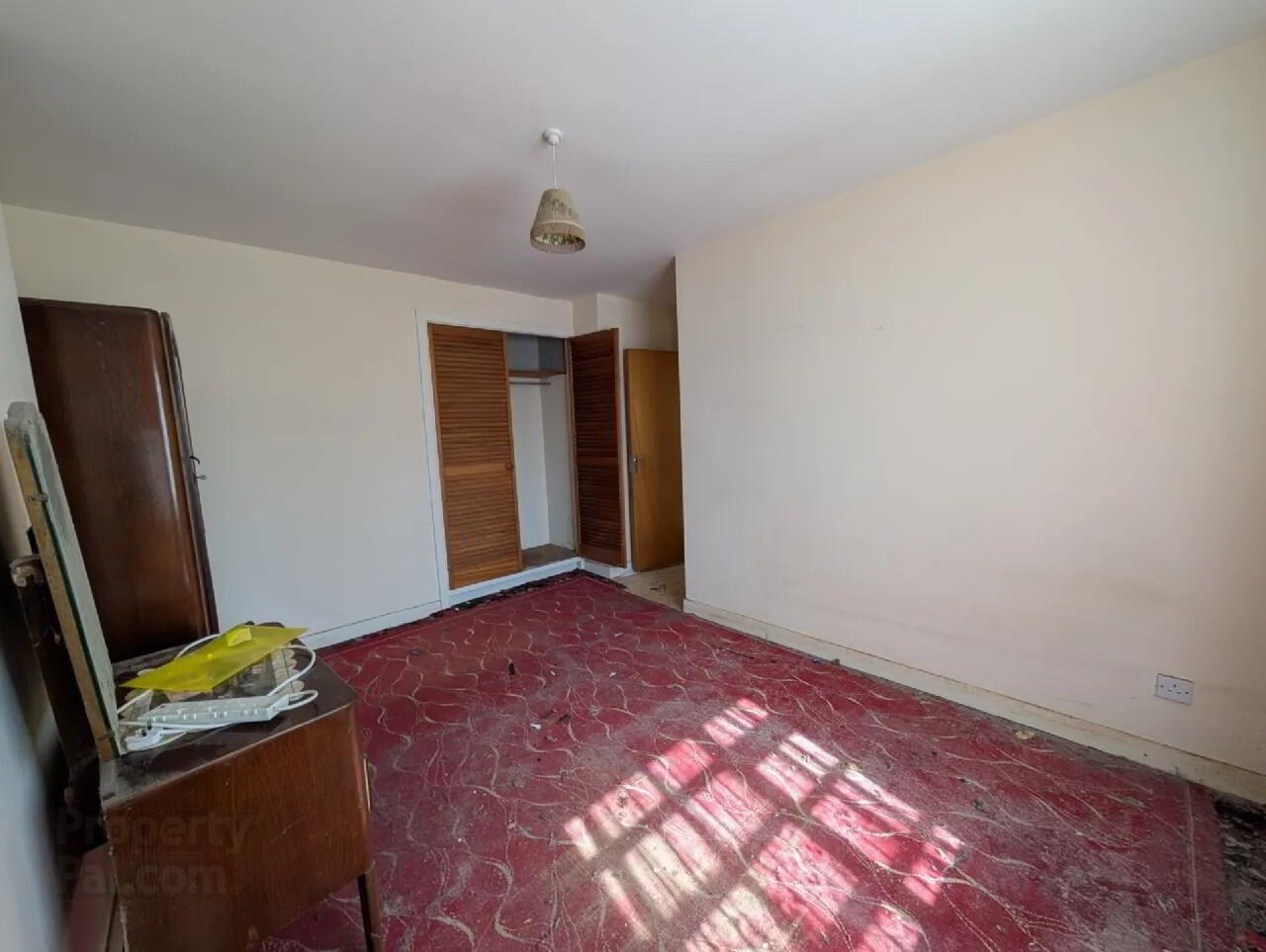 8 Gorse Grove 23 of 32