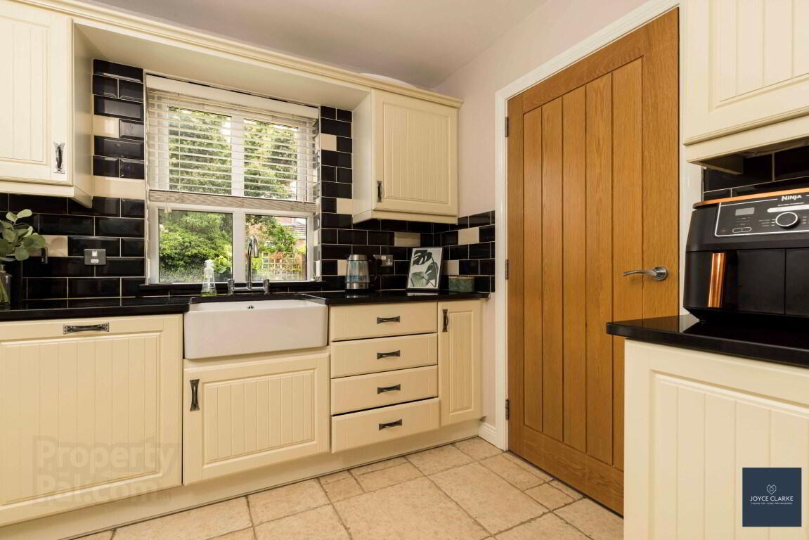 9 Annesborough Mews 11 of 35
