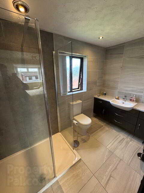 35 Craigs Road 16 of 31