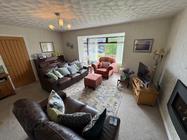 35 Craigs Road 5 of 31