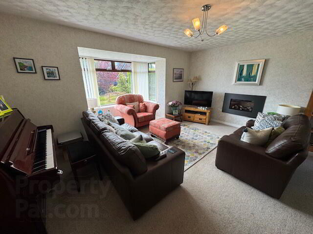 35 Craigs Road 6 of 31