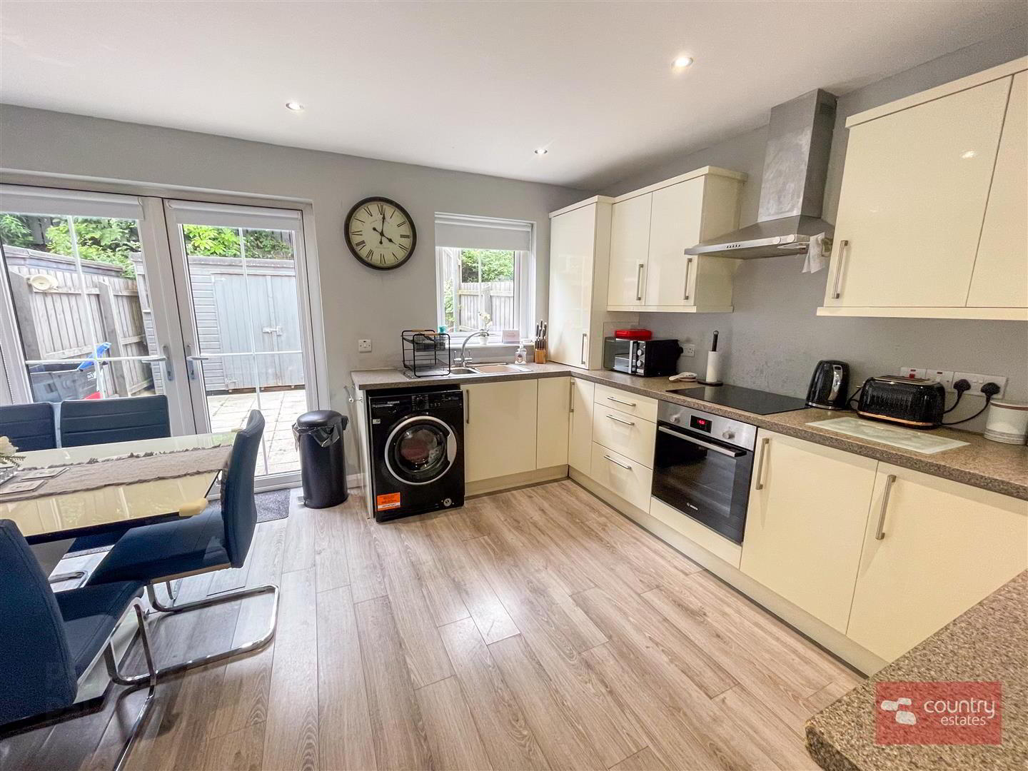 27 Gullivers Lane 7 of 19