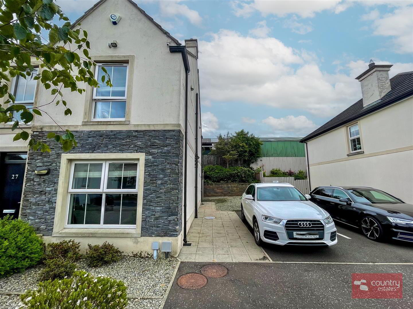 27 Gullivers Lane 1 of 19