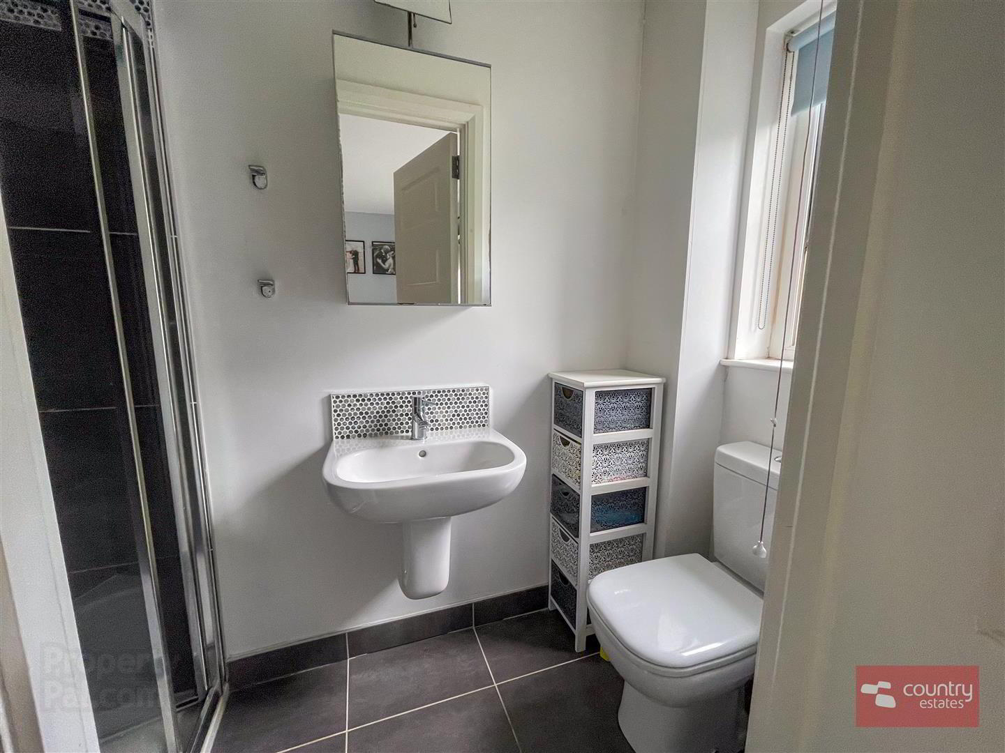 27 Gullivers Lane 14 of 19
