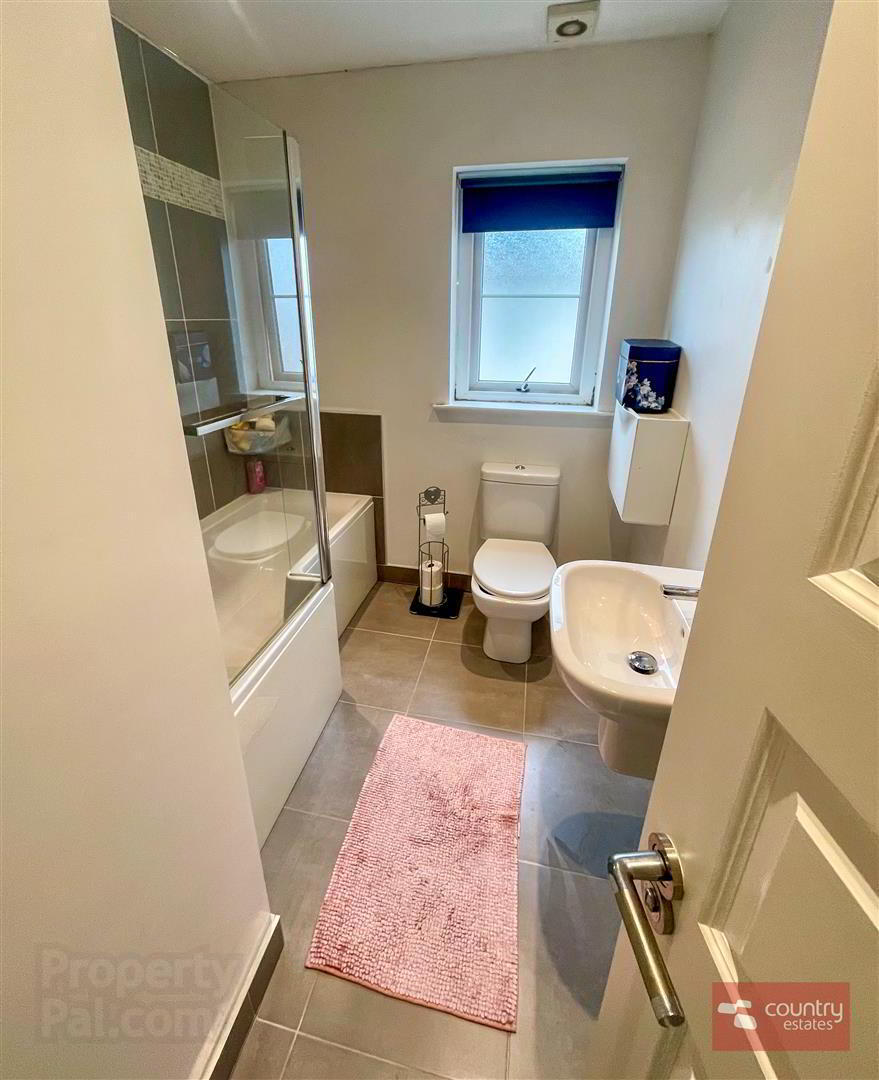 27 Gullivers Lane 18 of 19