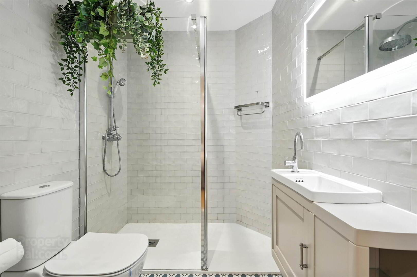 Apt 2, 16 Deramore Park 6 of 11