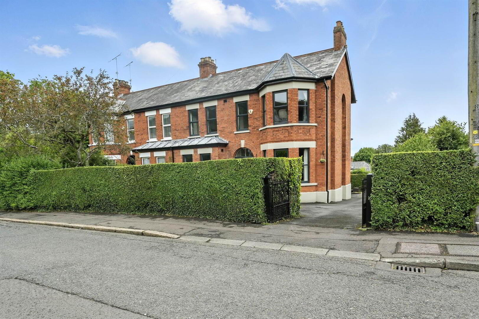 27 Innisfayle Road 1 of 33