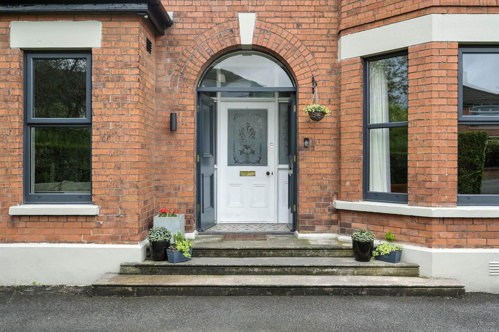 property description image