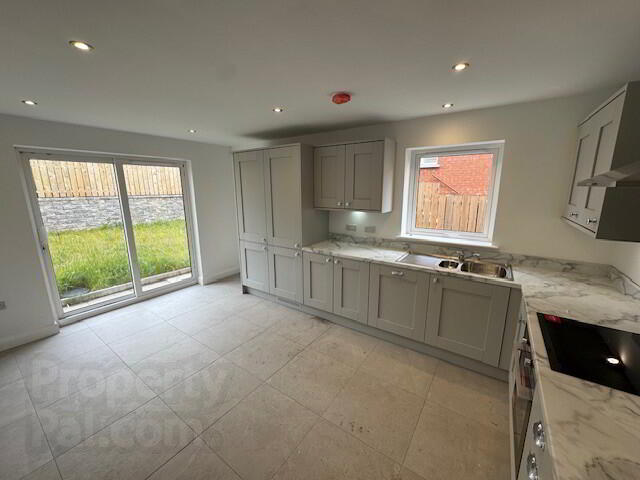 19 Donegall Grove 3 of 12