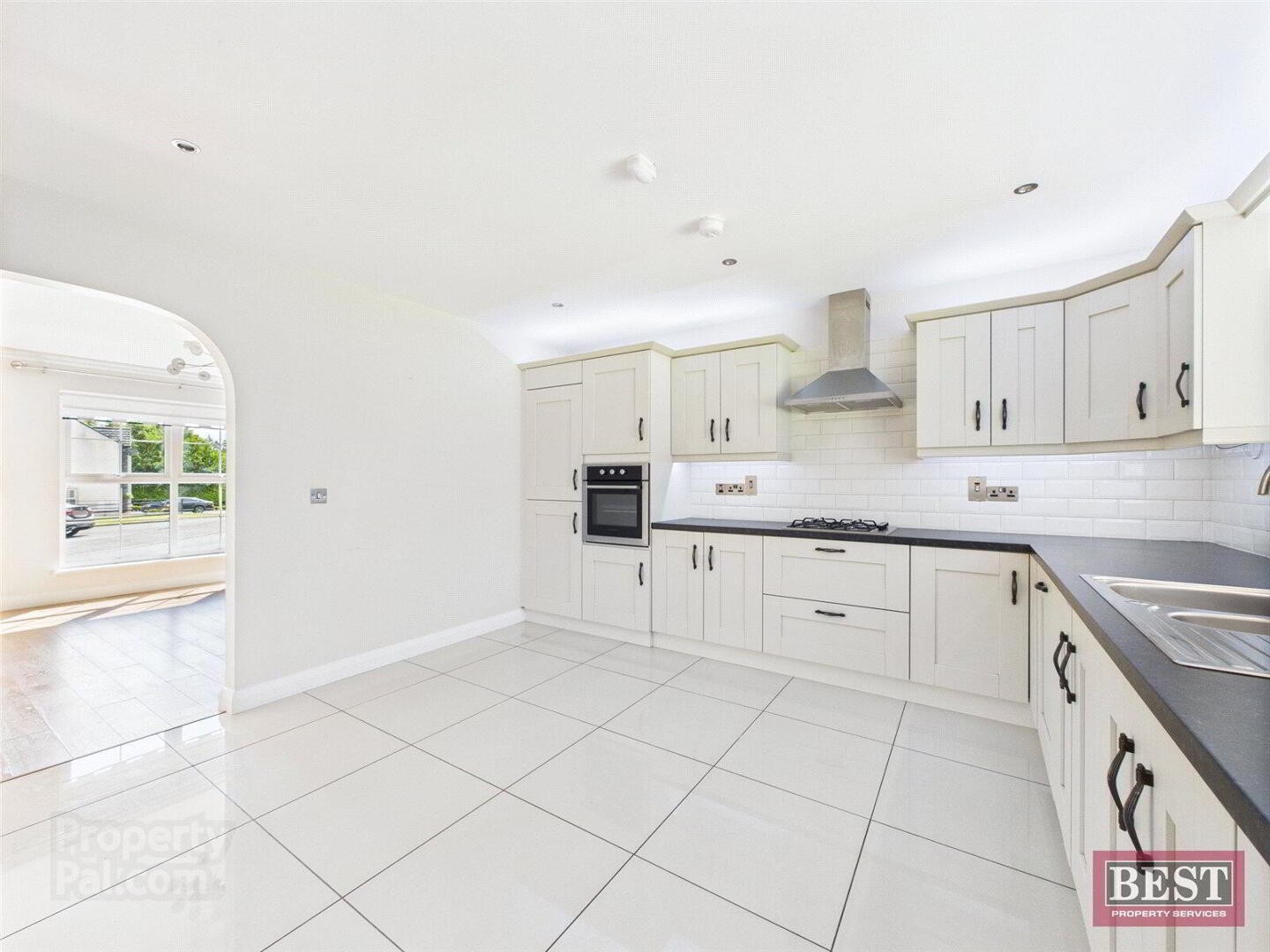 2 Heslips Court 6 of 14