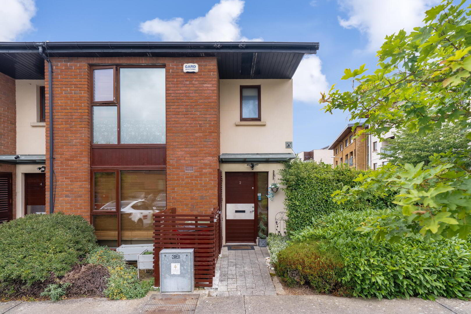 2 Castlegate Drive 1 of 36