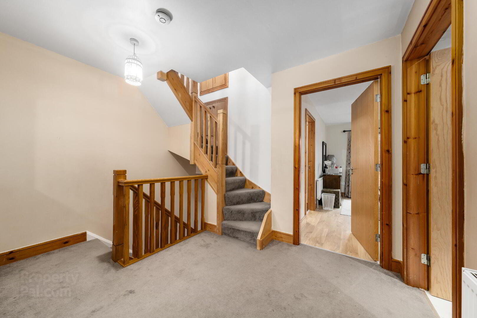 2 Castlegate Drive 19 of 36