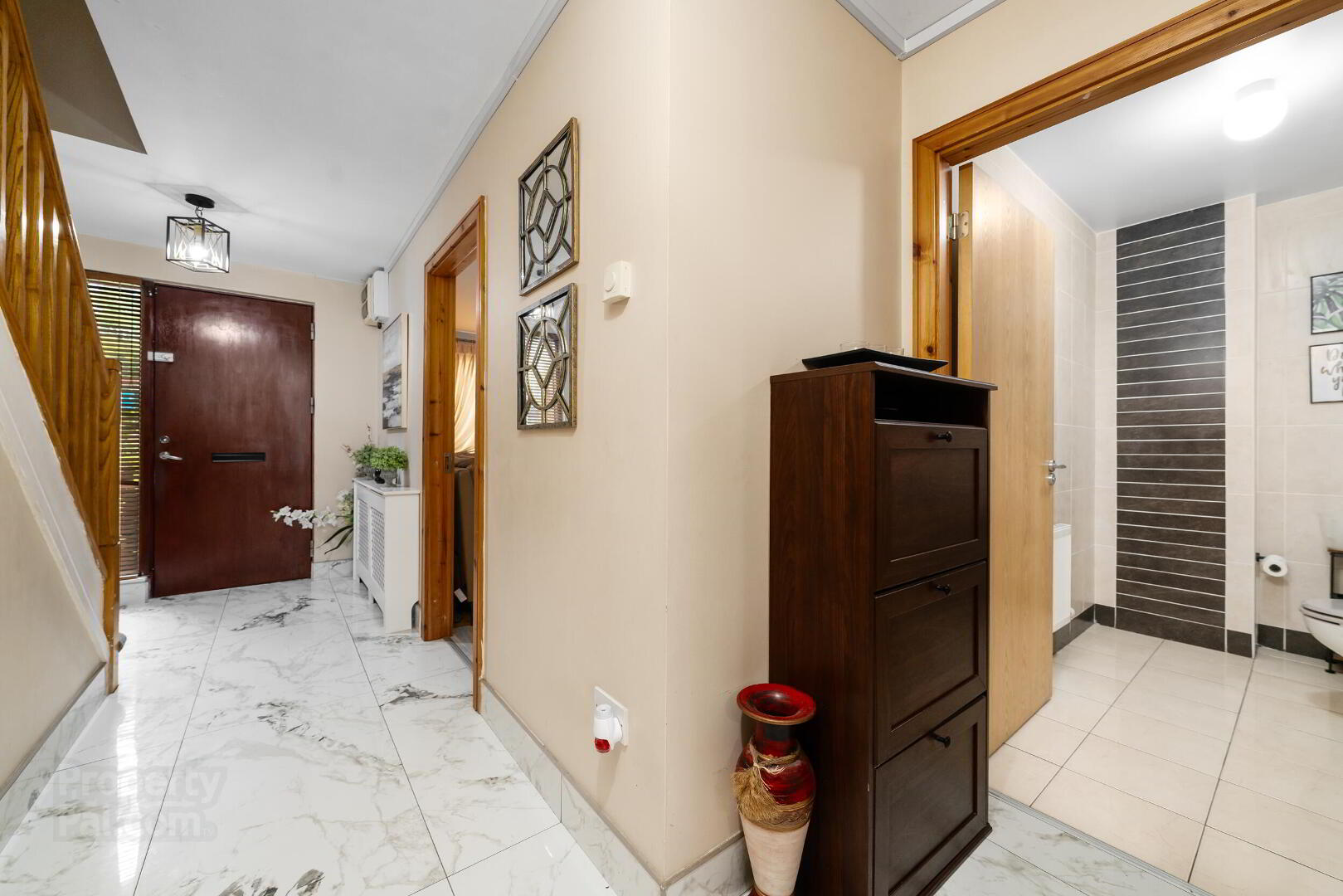2 Castlegate Drive 6 of 36