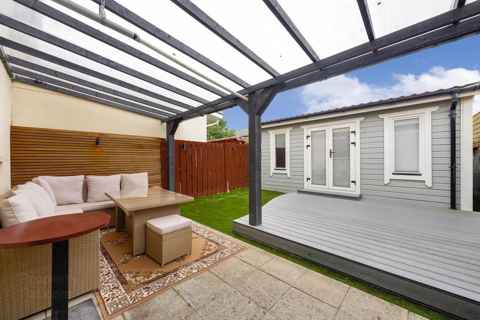 2 Castlegate Drive 33 of 36