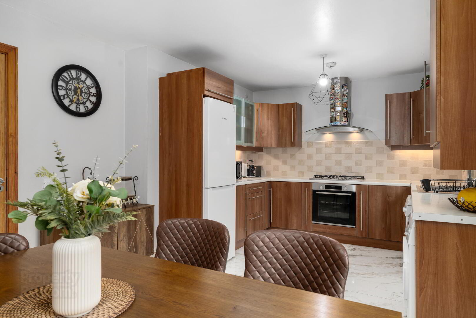 2 Castlegate Drive 11 of 36