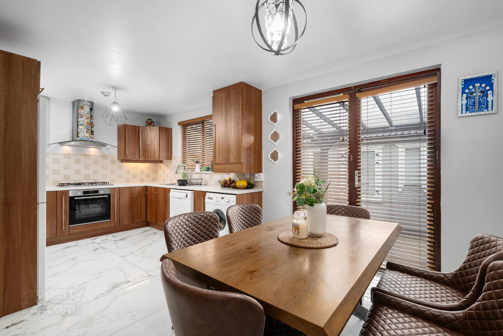2 Castlegate Drive 9 of 36