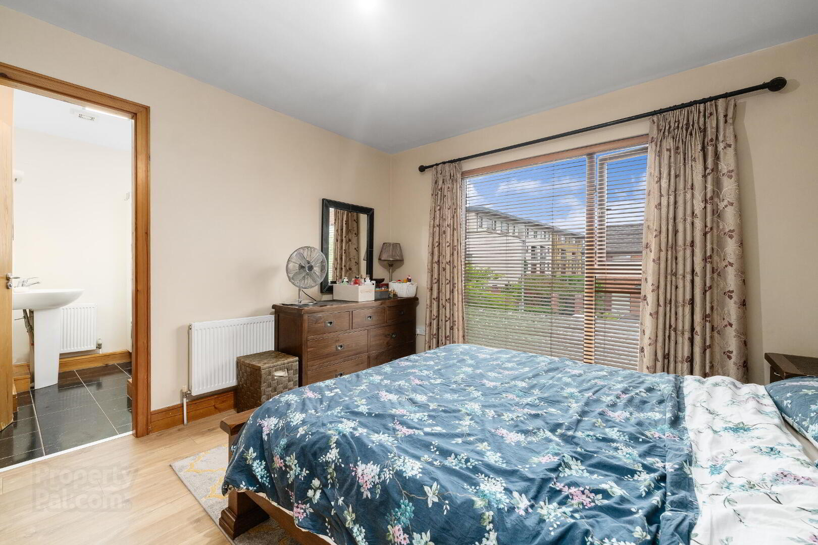 2 Castlegate Drive 22 of 36